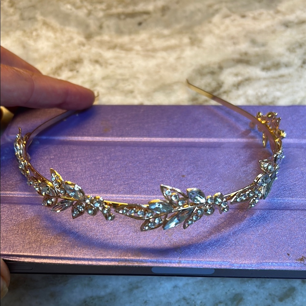 GOLD & RHINESTONE ORNAMENTAL HAIR BAND . New wedding accessories